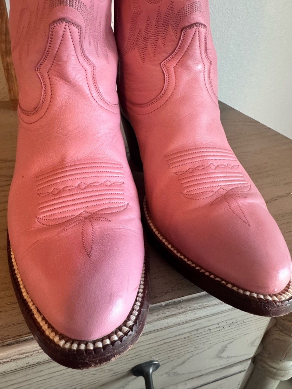 City Boots brand Pink Heart Accent Women's Leather Cowboy Boots - Picture 2 of 7